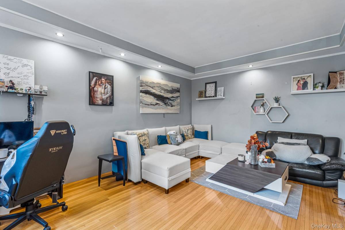 45 Kew Gardens RD #4A, Kew Gardens, NY 11415