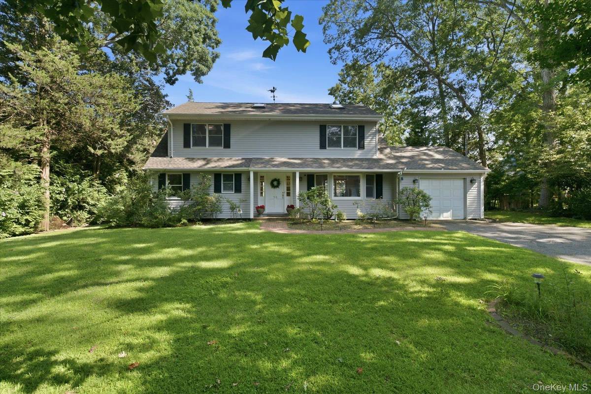 55 Leafy WAY, Aquebogue, NY 11931