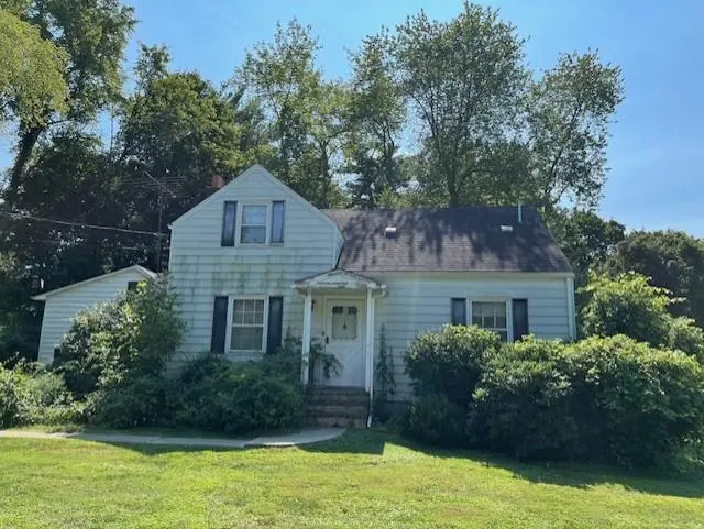 292 Spackenkill RD, Poughkeepsie, NY 12603