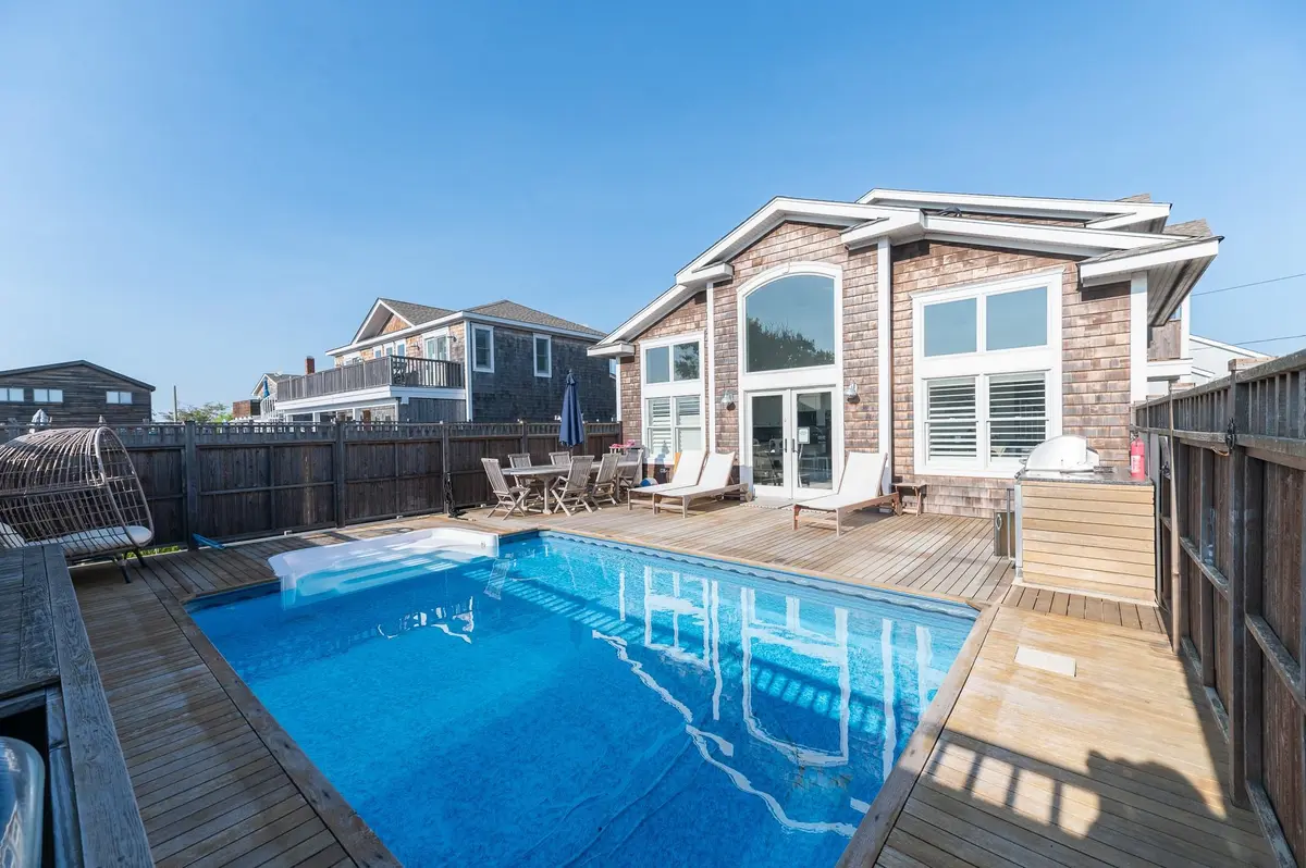 338 Surf RD, Ocean Beach, NY 11770