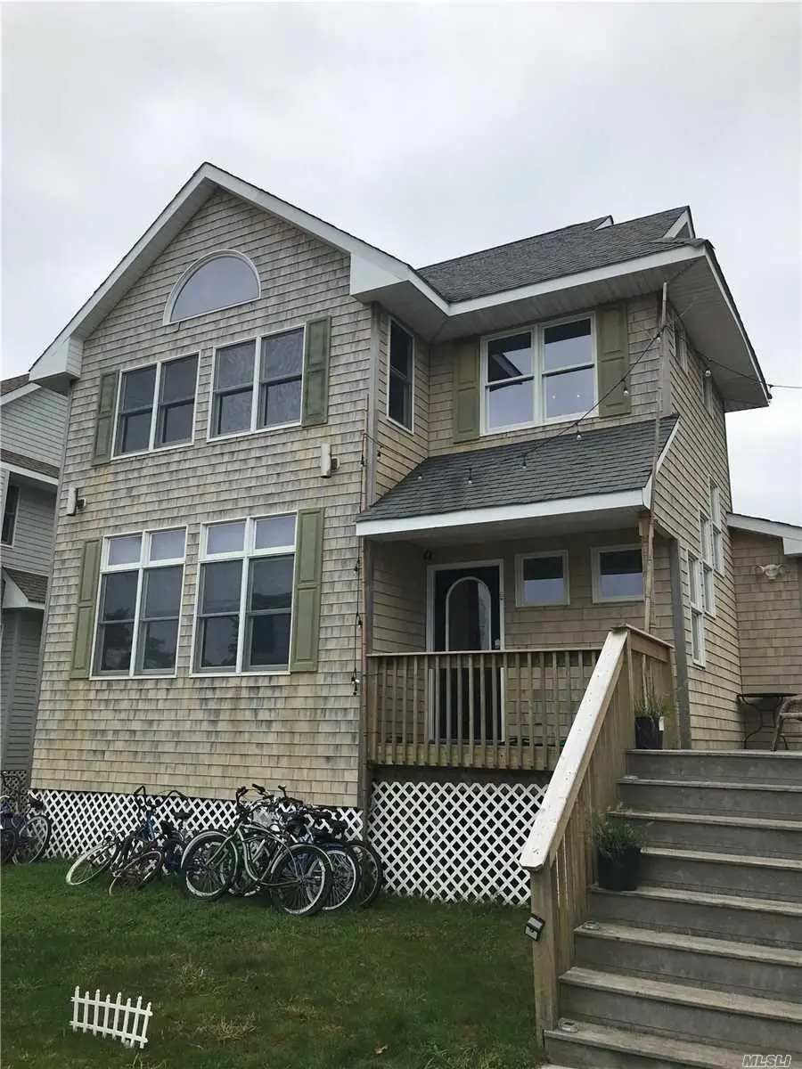 22 Bungalow, Ocean Beach, NY 11770