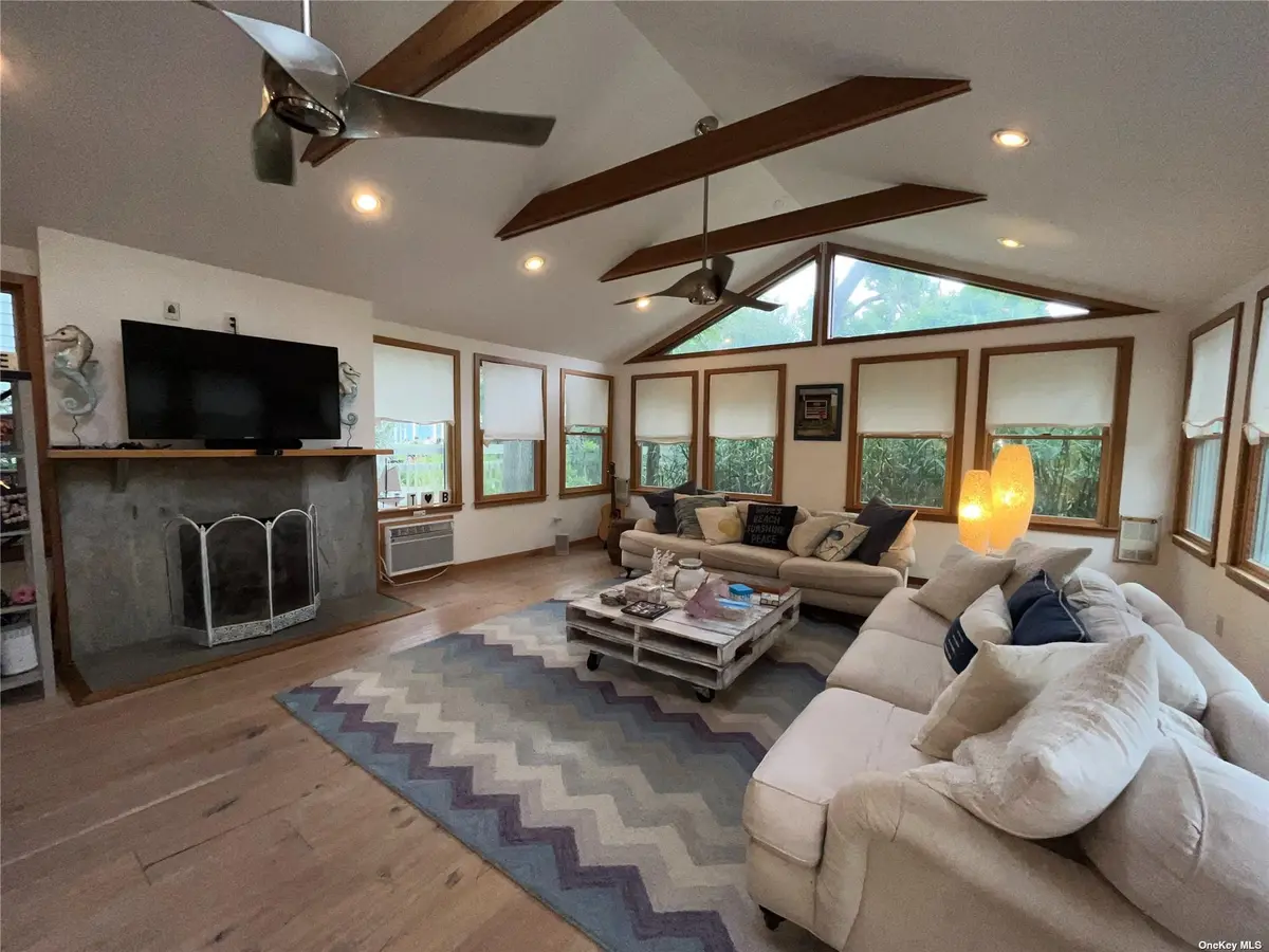 197 Cottage WALK, Ocean Beach, NY 11770
