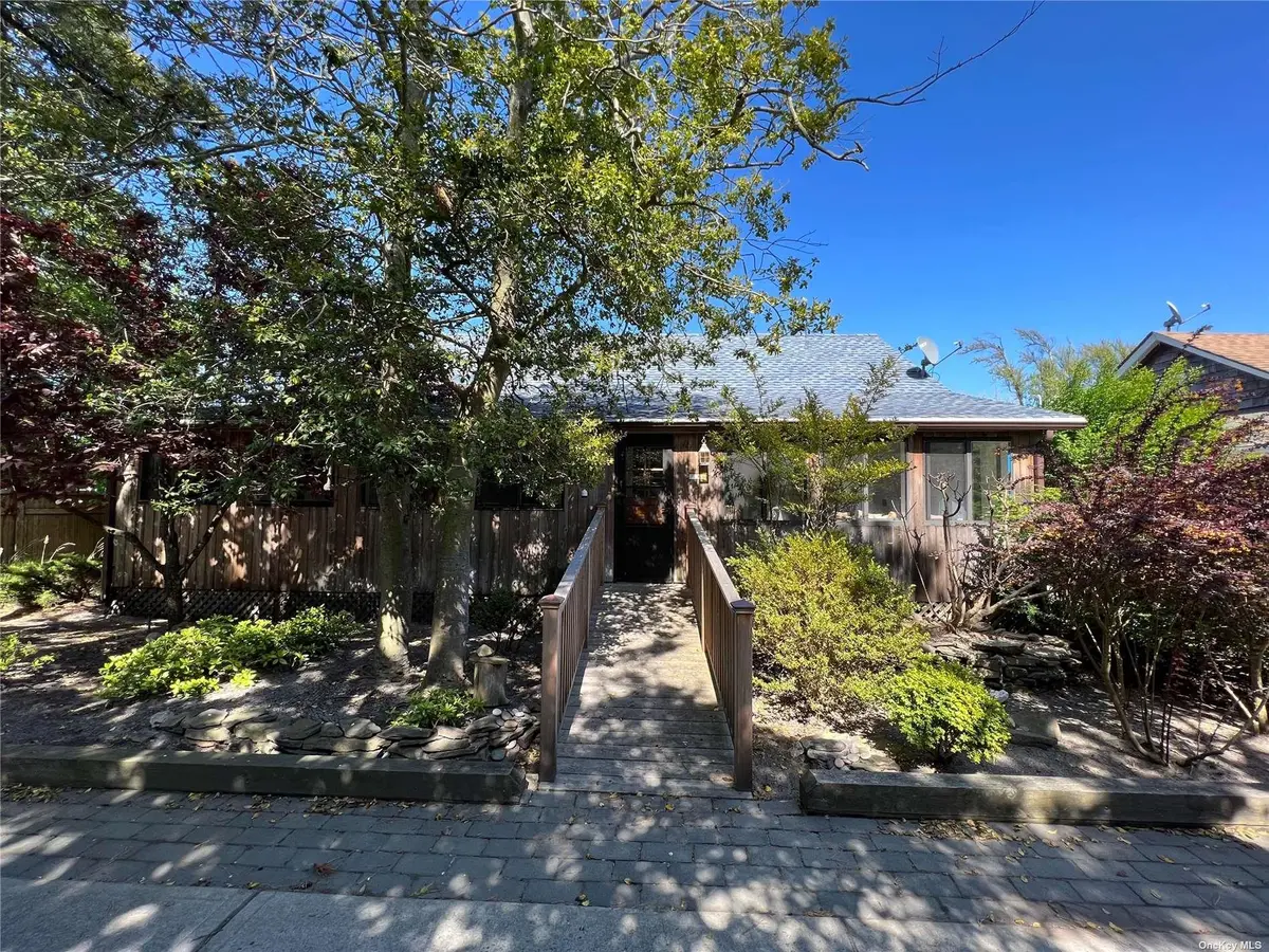 731 Ocean Breeze WALK, Ocean Beach, NY 11770