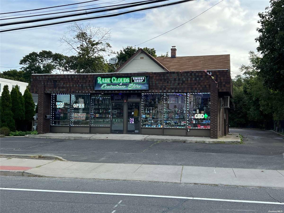 525 Rte 112 RD #1, Port Jefferson Station, NY 11776