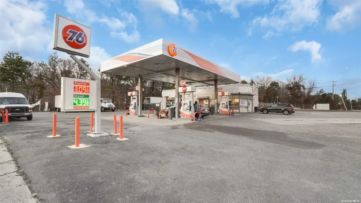 3821 Veterans Mem Hwy, Ronkonkoma, NY 11779