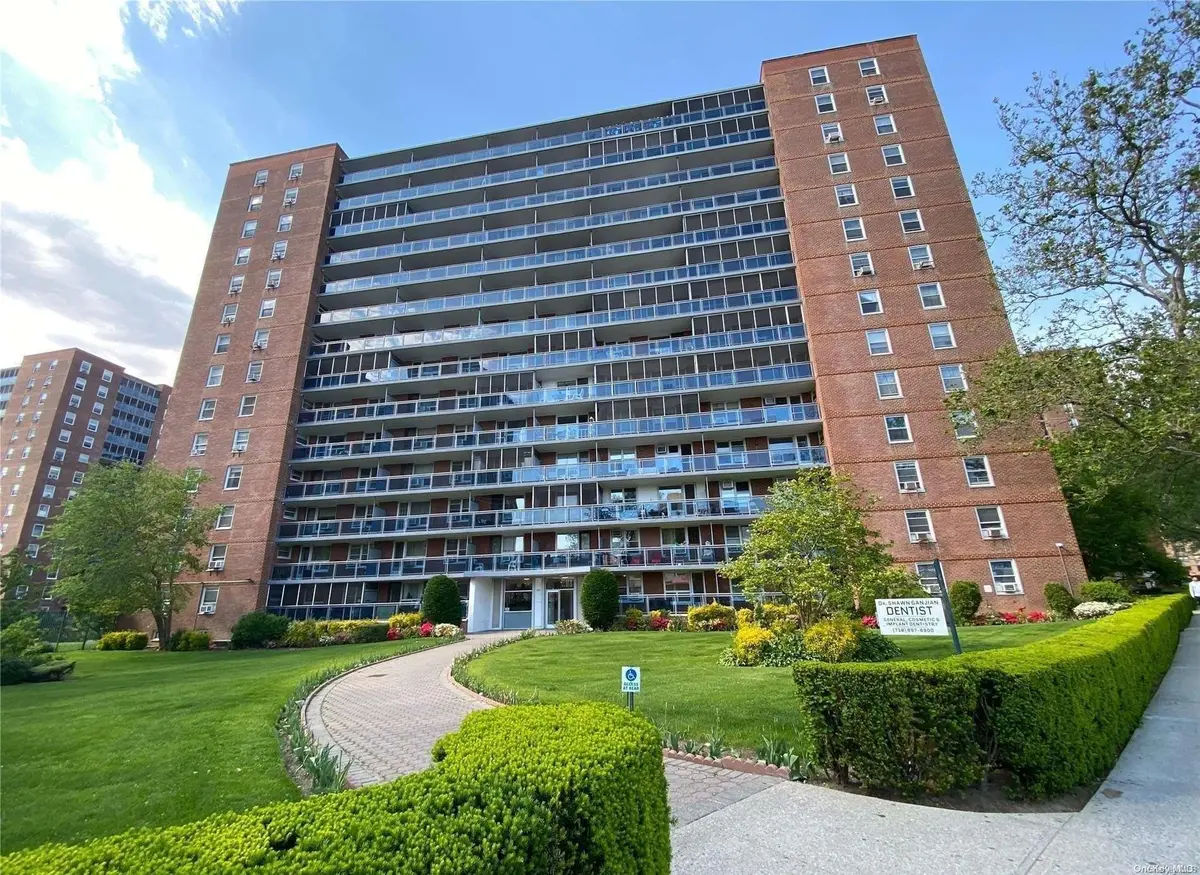 97-37 63 RD #4M, Rego Park, NY 11374