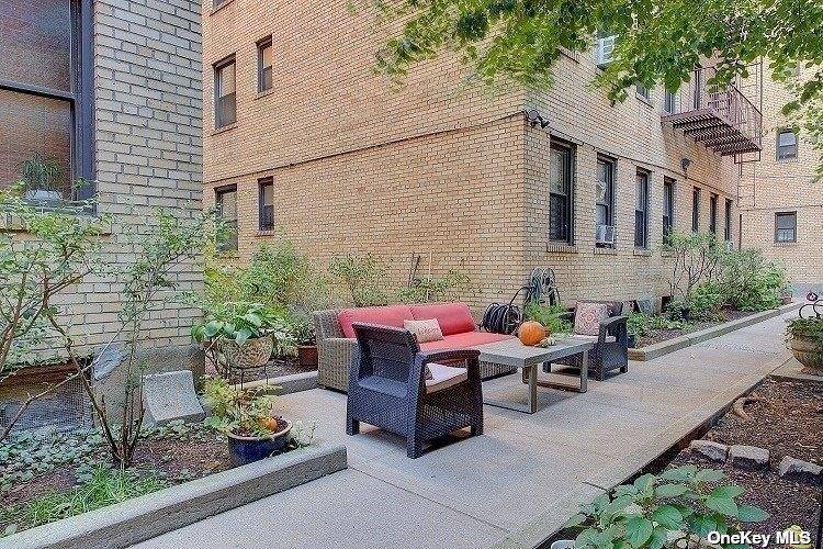 82-16 34 AVE #3E, Jackson Heights, NY 11372
