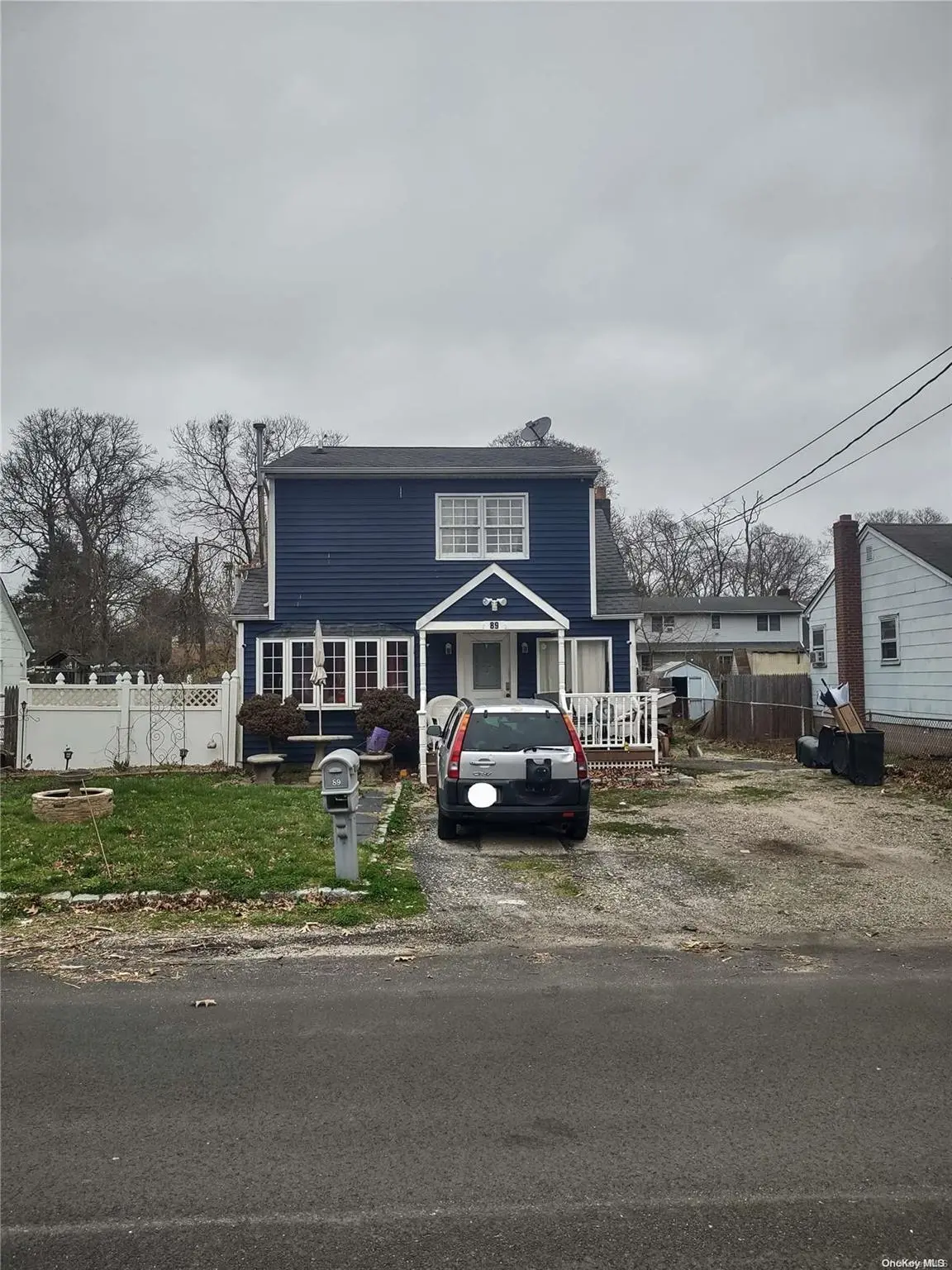 89 Argyle DR, Shirley, NY 11967