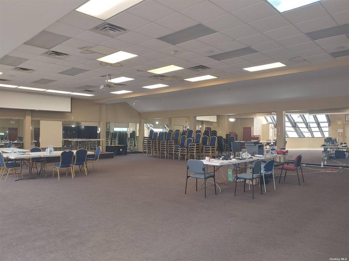 257-10 Union Turnpike #3, Glen Oaks, NY 11004