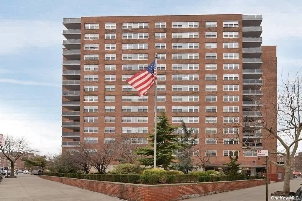 111-20 73 AVE #15B, Forest Hills, NY 11375