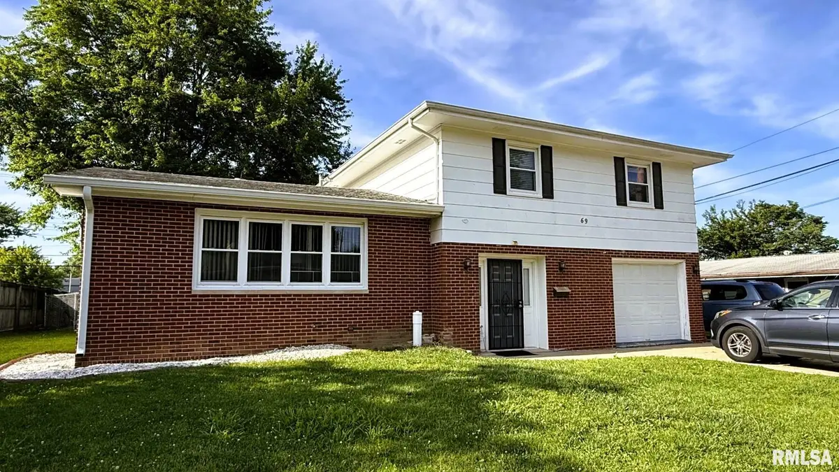 69 NOTTINGHAM RD, Springfield, IL 62704
