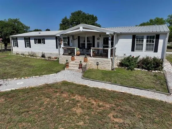 725 Lillian Dean,  Buchanan Dam,  TX 78609