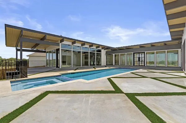 822 Bridge Water LOOP, Dripping Springs, TX 78620