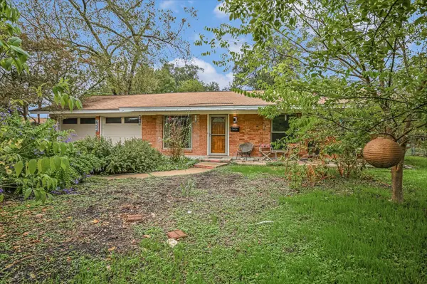 7606 Silverplume CIR, Austin, TX 78757