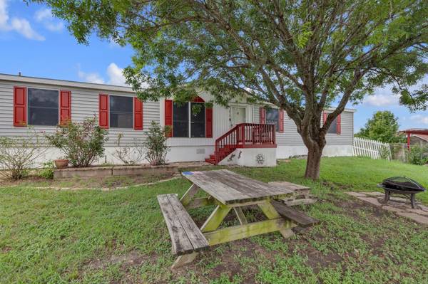 216 Rain Creek DR,  Hutto,  TX 78634