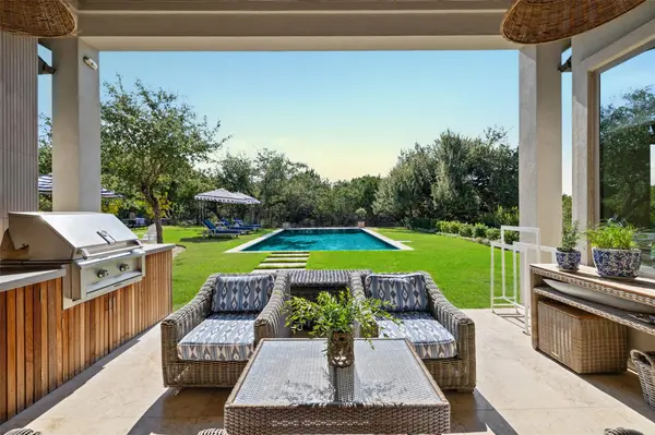 16104 Golden Top DR, Austin, TX 78738