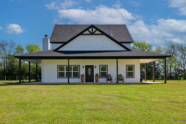 10477 Acacia LN,  Hearne,  TX 77859