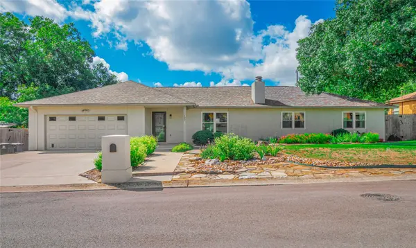 105 W Tanglewood DR, New Braunfels, TX 78130