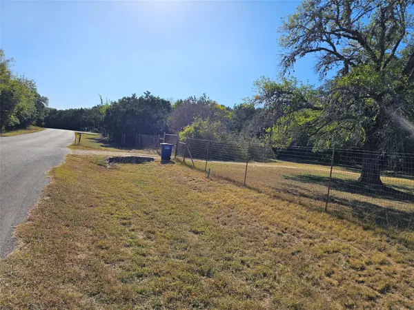 110 Maricopa DR, Canyon Lake, TX 78133