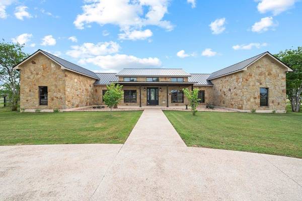 115 Lakeside CV,  Martindale,  TX 78655