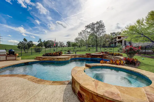 106 Duck Lake DR, Lakeway, TX 78734