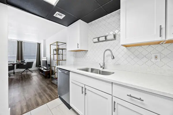1800 Lavaca ST #A-201,  Austin,  TX 78701