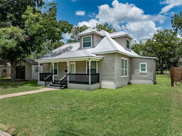 443 S Madison ST,  La Grange,  TX 78945