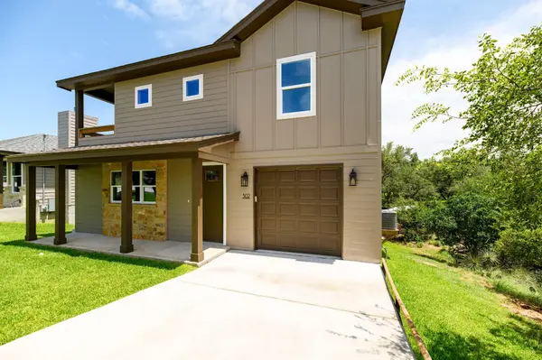 302 Castlehigh DR,  Granite Shoals,  TX 78654