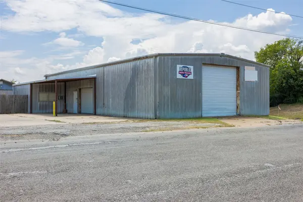 698 W Hempstead ST,  Giddings,  TX 78942