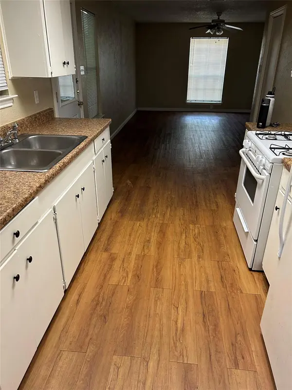 5006 Sara DR #B, Austin, TX 78721