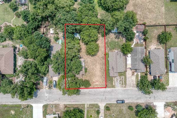 1208 4th ST,  Lockhart,  TX 78644