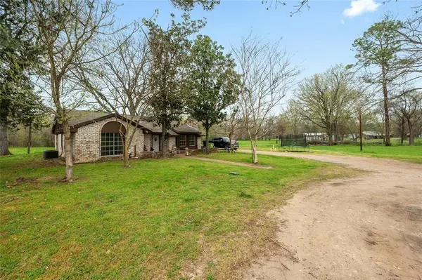 548 N State Highway 95, Bastrop, TX 78602