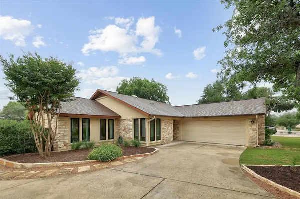 914 Vanguard ST, Lakeway, TX 78734