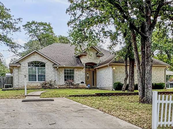 702 Ortega ST, Rockdale, TX 76567