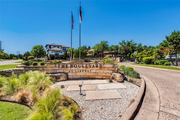 15 Prestonwood CIR, Lakeway, TX 78734