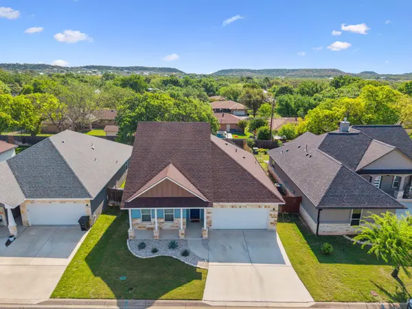 206 N Winston DR,  Fredericksburg,  TX 78624