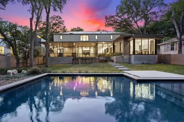 2003 Sharon,  Austin,  TX 78703