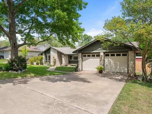 910 River Oaks DR,  Austin,  TX 78753