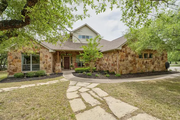 112 Lariat LN, Dripping Springs, TX 78620