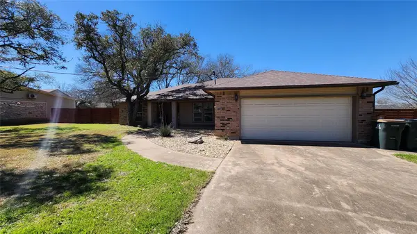 904 Bluebird DR, Manchaca, TX 78652