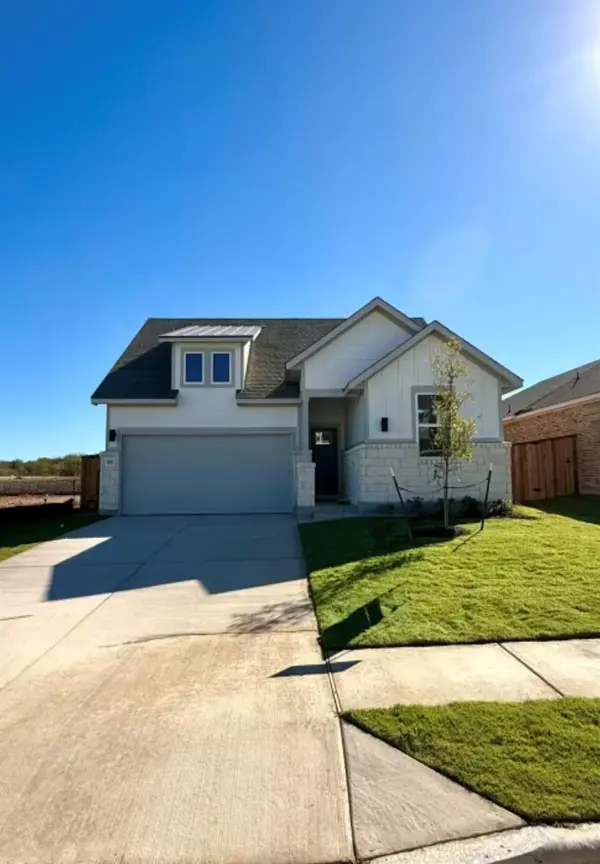 150 Sincere DR, Kyle, TX 78640