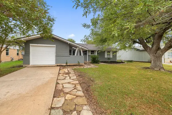 8307 Stillwood LN, Austin, TX 78757