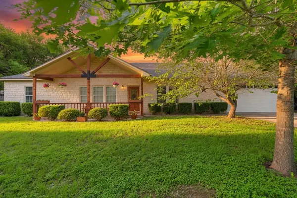 1221 Lovers LN,  Bastrop,  TX 78602