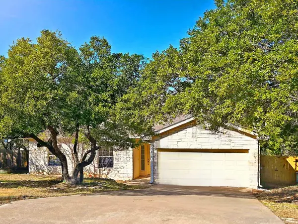 202 Kintail DR, Briarcliff, TX 78669