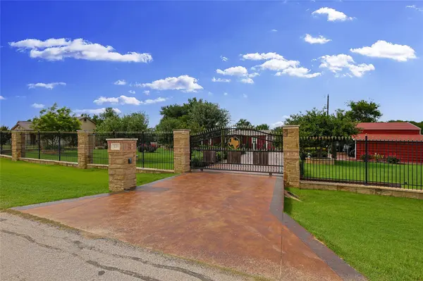 138 Sandy Oaks LOOP,  Bastrop,  TX 78602