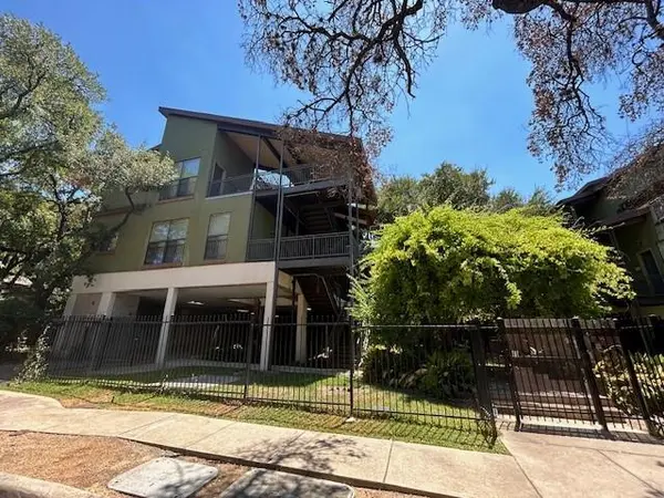 911 Keith LN #9,  Austin,  TX 78705