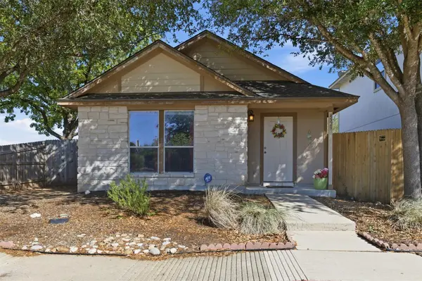 4529 Secure LN #31,  Austin,  TX 78725