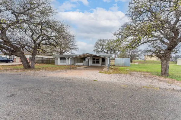 439 Elm DR, Kingsland, TX 78639