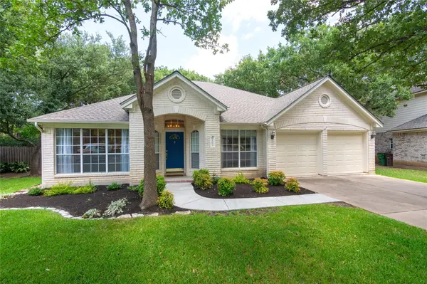 2102 Red Oak CIR,  Round Rock,  TX 78681