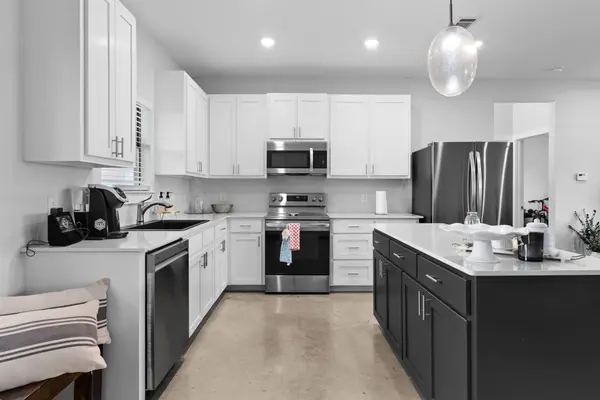 107 S Lexington ST,  Holland,  TX 76534